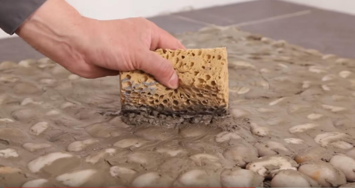 卫生间瓷砖防滑技巧,卫生间瓷砖亮面滑不滑