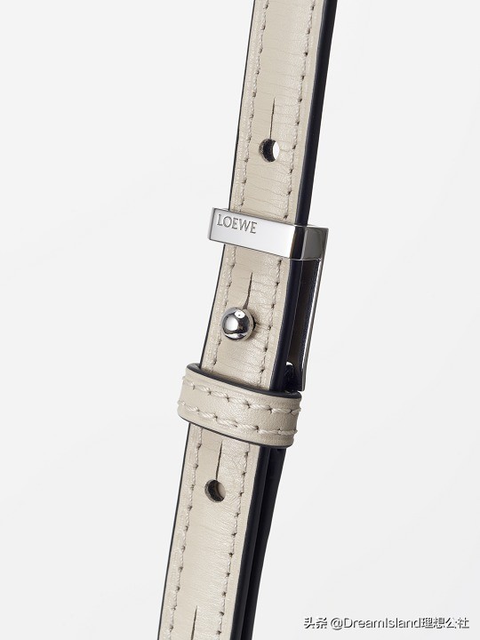 loewe半月形手袋手提包,loewe走秀款包包