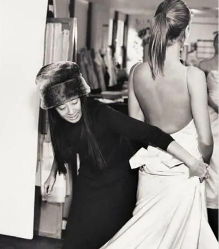 71岁的婚纱女王,71岁的华裔女王