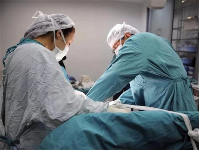 胆囊炎引起胃痛怎么治疗好得快呢,胆囊炎引起的胃痛怎样缓解呢