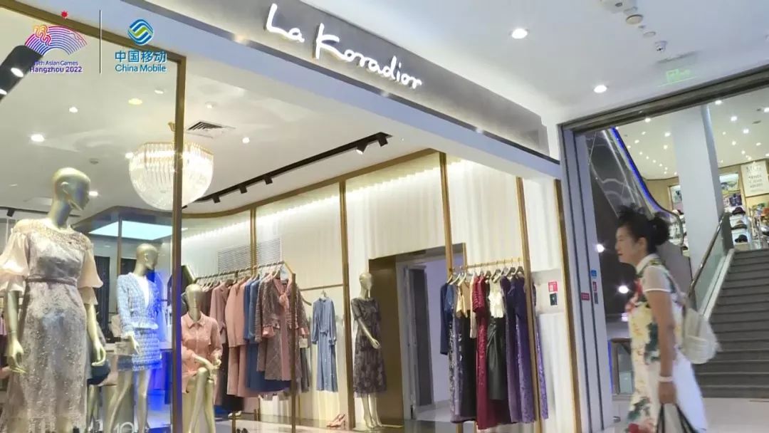 1万多裙子,1万块买裙子