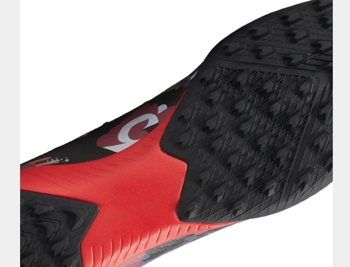 足球比赛的鞋有哪些,五人制足球足球鞋要求