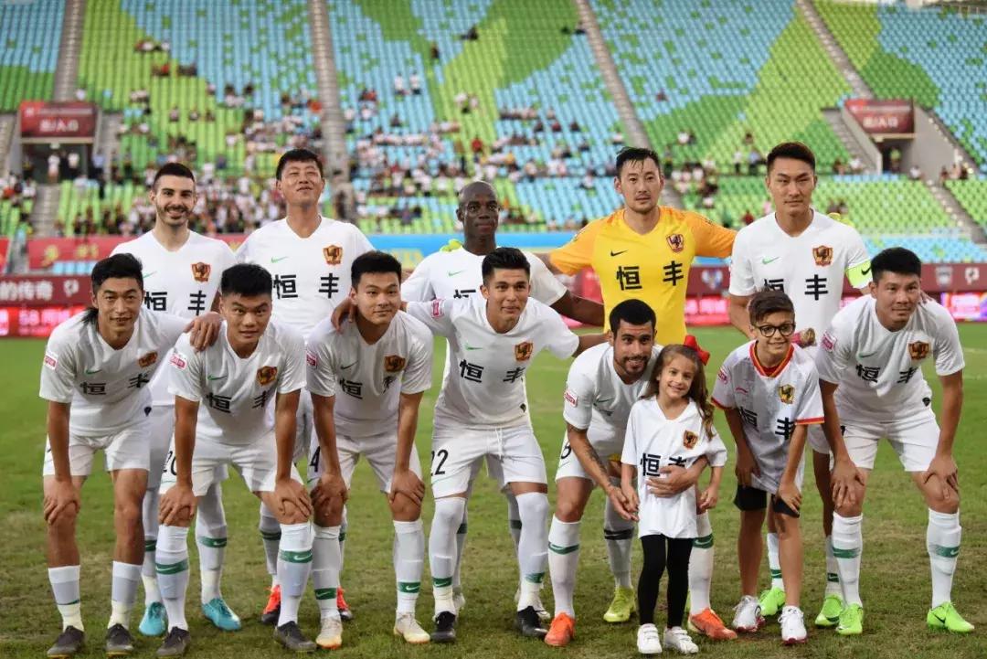 贵州恒丰莫塔角球破门,大连一方2:1贵州恒丰