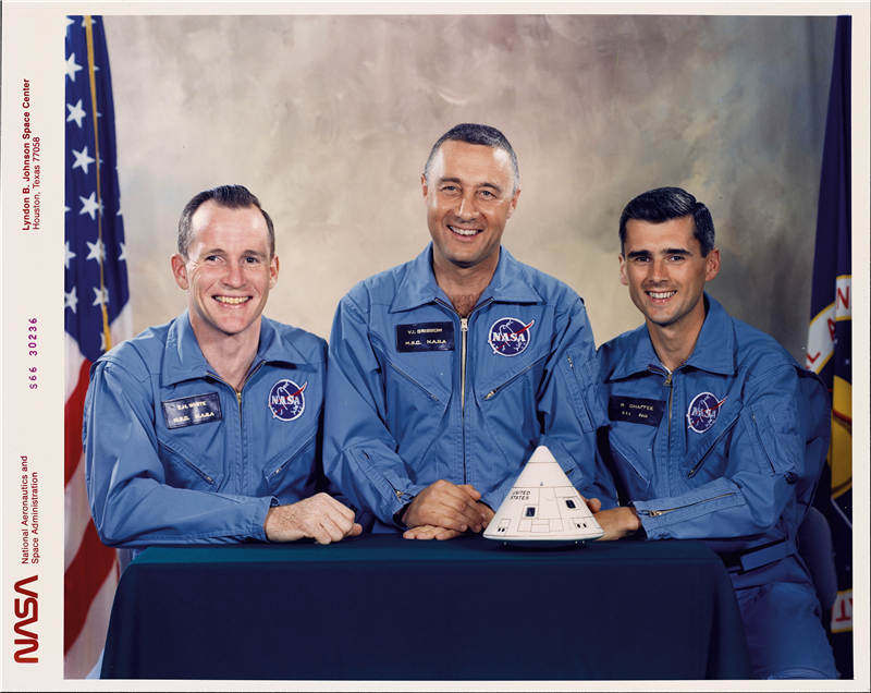 从“阿波罗1号”全体乘员牺牲，到实现20世纪最伟大成就之一，人类登月50年，从悲剧到传奇