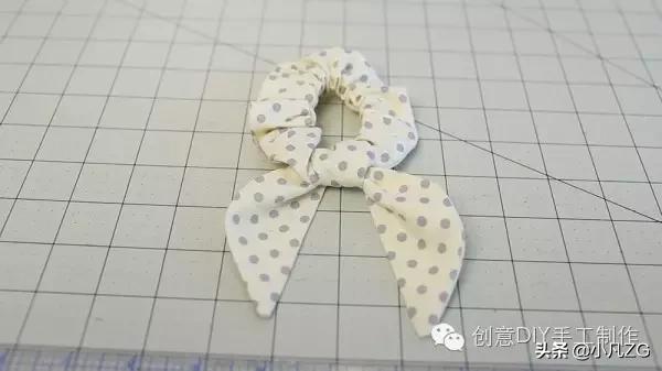 如何用旧衣服做发饰,旧衣服做蝴蝶结发饰