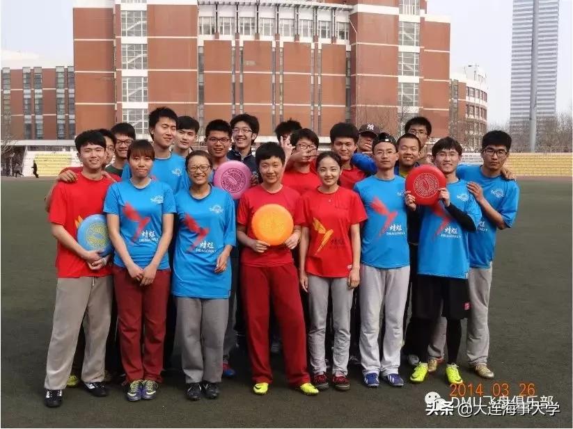 这支校队用十年时间讲述“盘不落地蜻蜓高飞”的故事