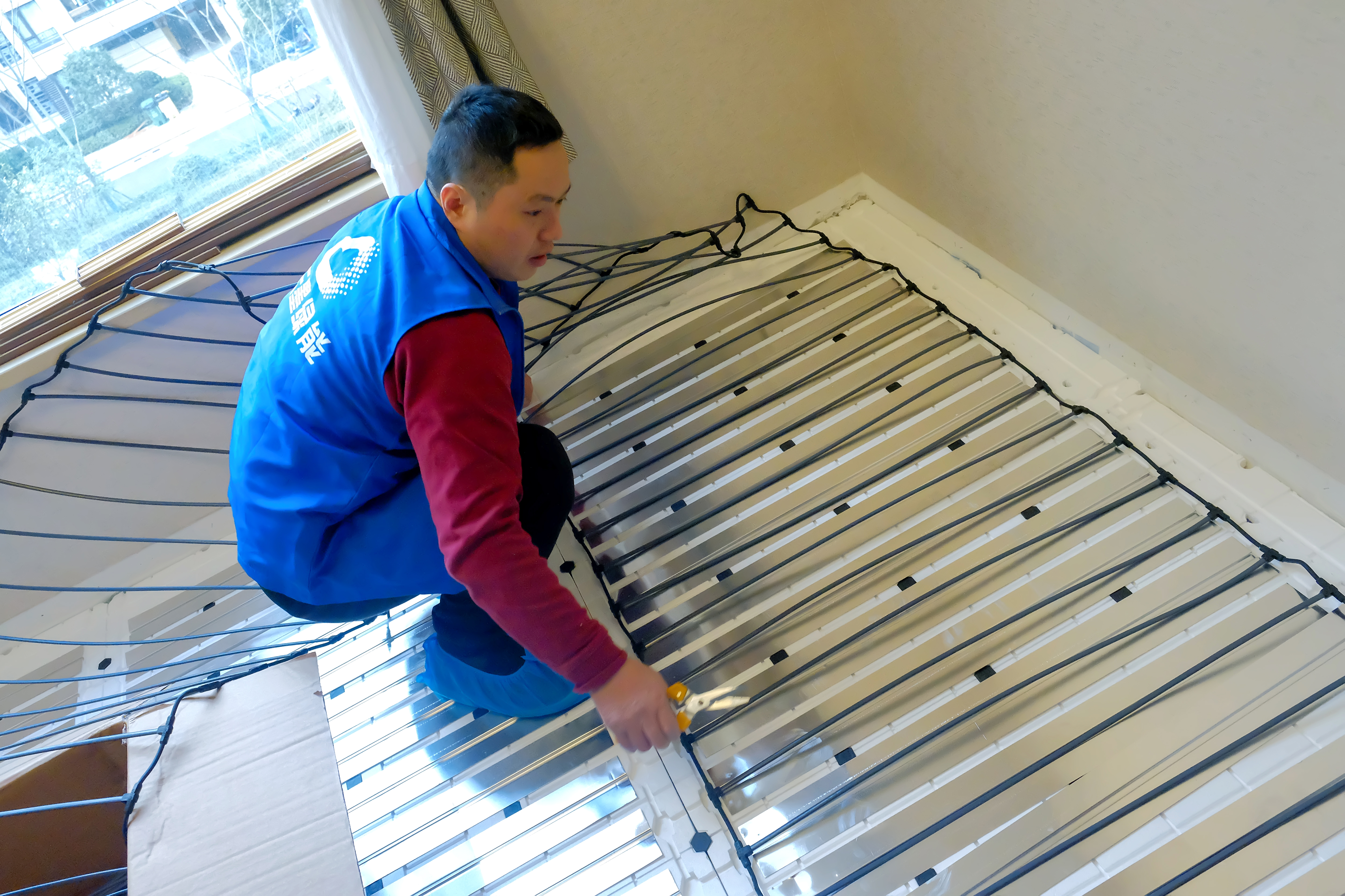 常规地暖不适合铺装的情况云墨绿能石墨烯地暖一招搞定