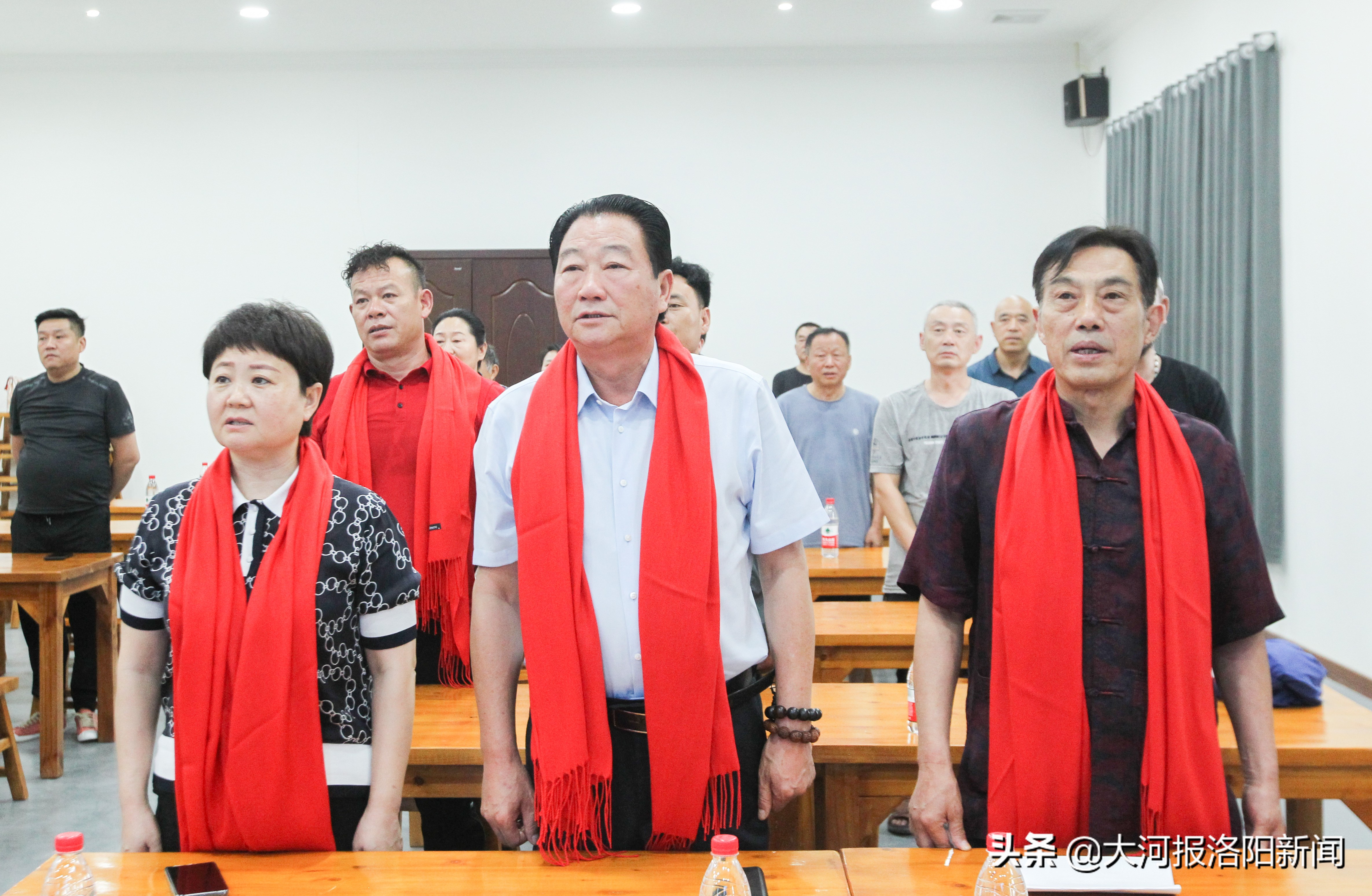 叫响品牌重振雄风!河南省工艺美术行业协会唐三彩工作委员会成立