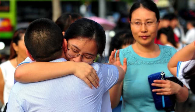 辅导孩子作业被气得脑出血,住院后又抑郁,为人父母一定要内心强大