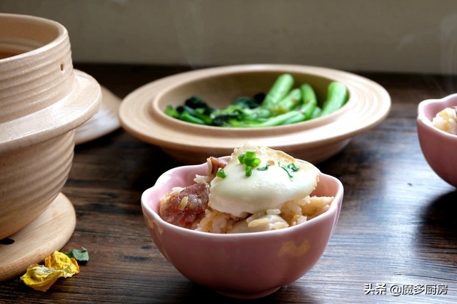 煲仔饭为什么比平常饭店好吃,在家最简单煲仔饭制作方法