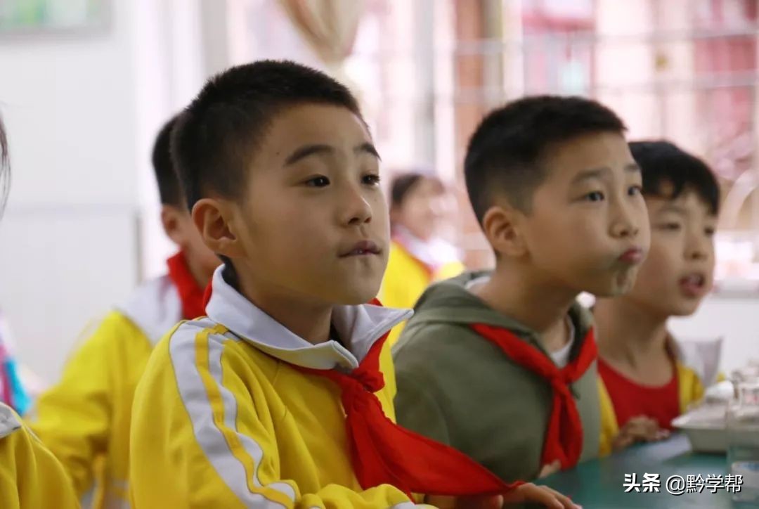 贵阳这个小学老师让孩子读“天书”，孩子们竟不亦乐乎？