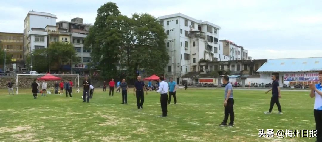 2021丰顺县县长杯足球赛,丰顺举行梅州足球比赛