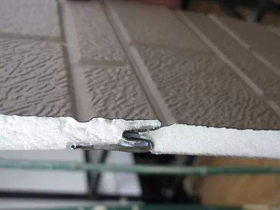 金属雕花板有什么特征,金属雕花板致命的缺点