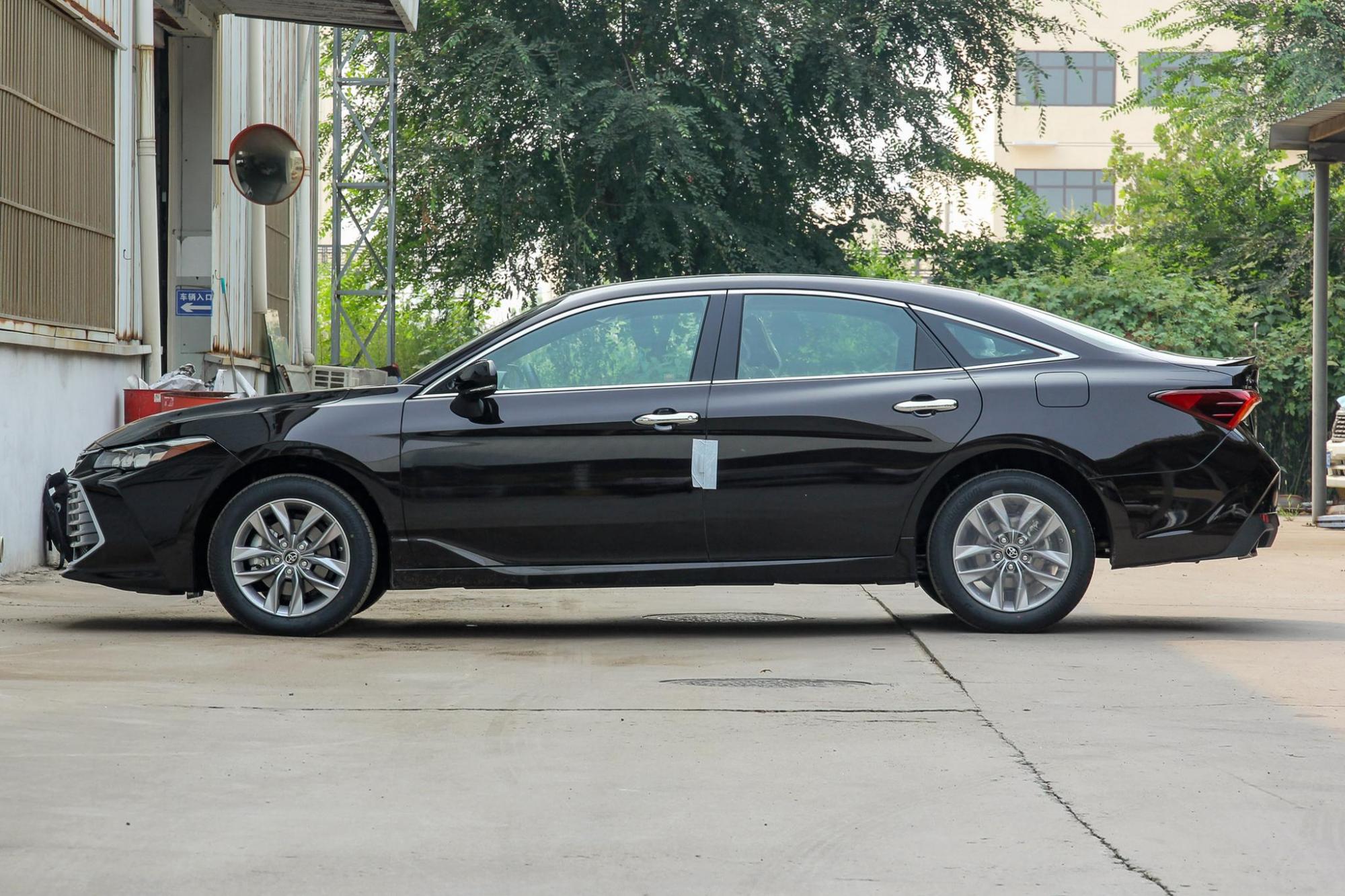 丰田亚洲龙4年10万公里免费保养,亚洲龙2.5ltouring尊贵保养