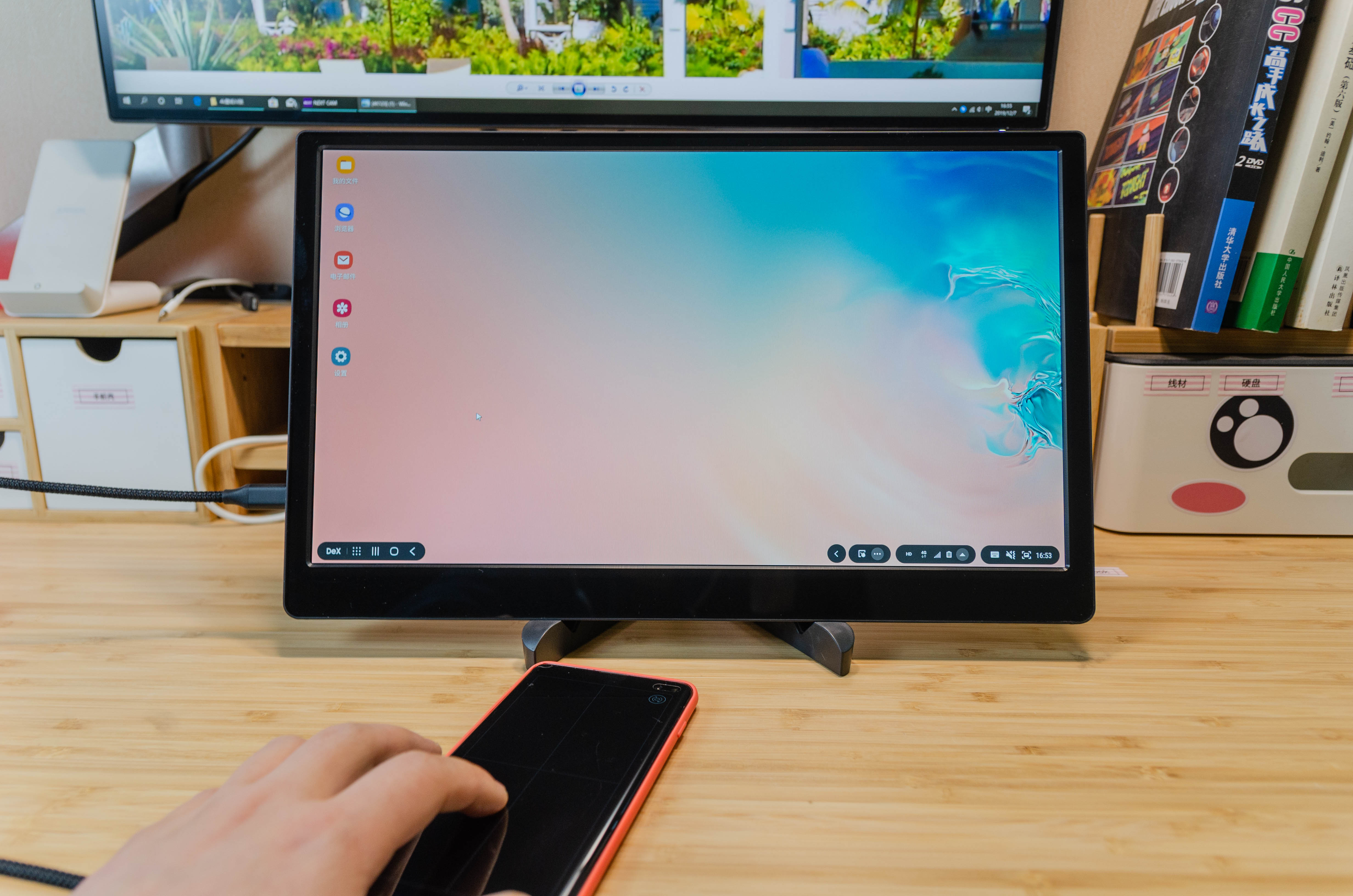 不要NUC、Mini-STX，一部手机+便携屏完成极致口袋办公