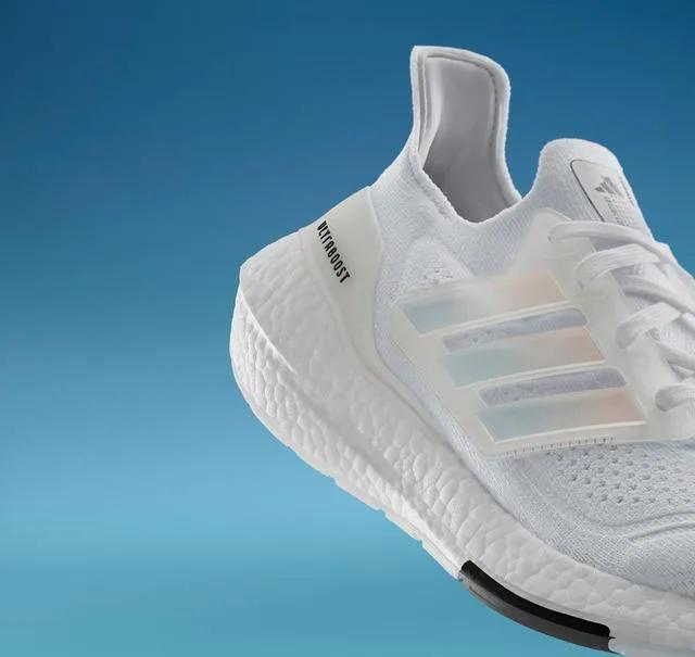 ULTRABOOST21颠覆想象,革新技术让奔跑能量十足