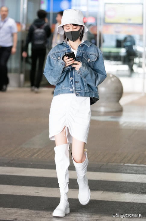 小个子别像王子文这样穿，过膝靴又肥又大丑爆了，还显矮