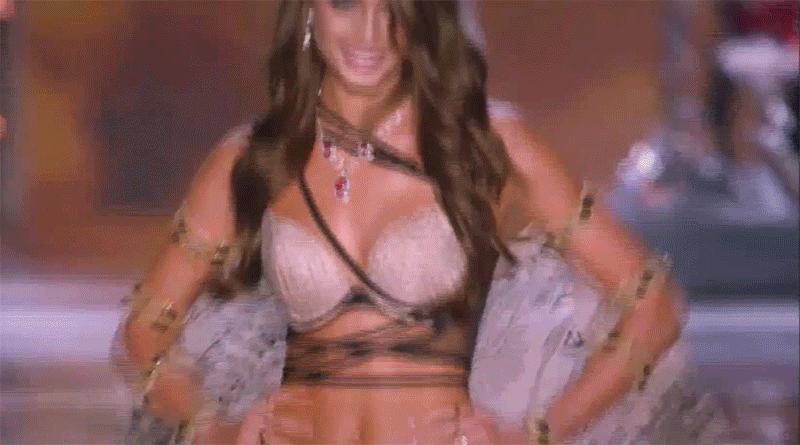 维密秀最震撼的一场刘雯,维密2016年度秀完整视频