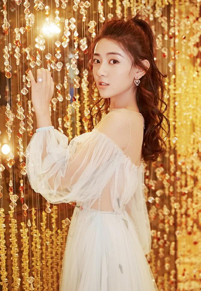 绝代双骄苏樱梁洁首次出场,绝代双骄梁洁苏樱最后和谁在一起