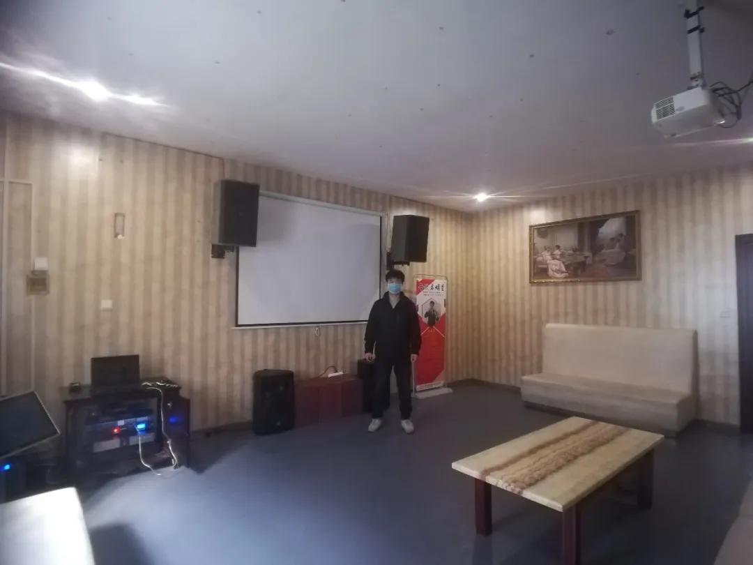 张启东调试音响,张启东投影仪