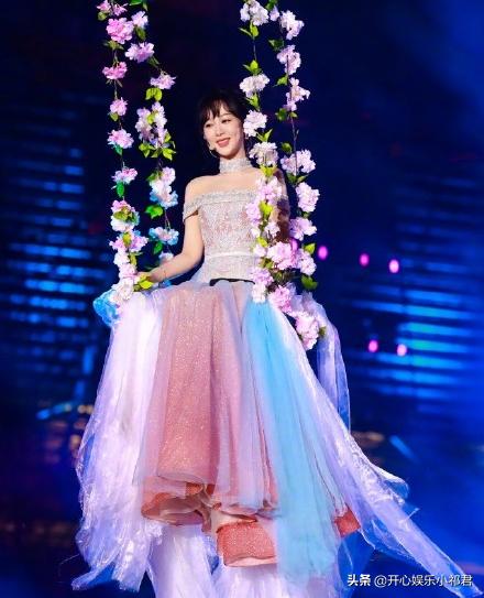 芒果卫视跨年失误,谢娜今年跨年主持