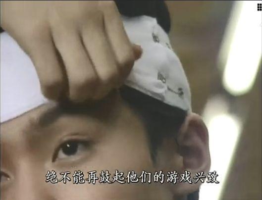 女孩儿被嘲讽十年后来报仇,女子被骂回复了一万多条评论对骂