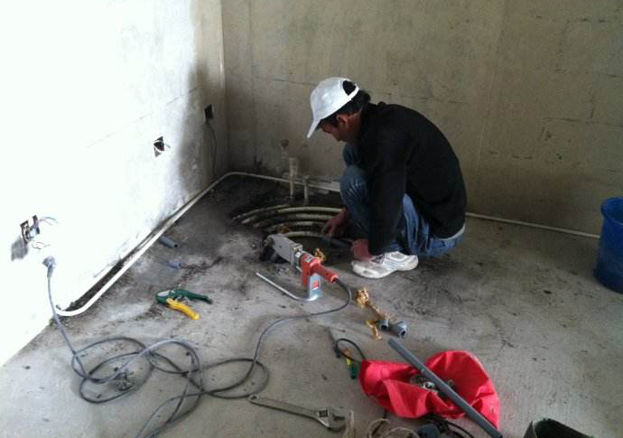 地暖如何修补不影响后期清洗,地暖防水层破坏一块怎么修补