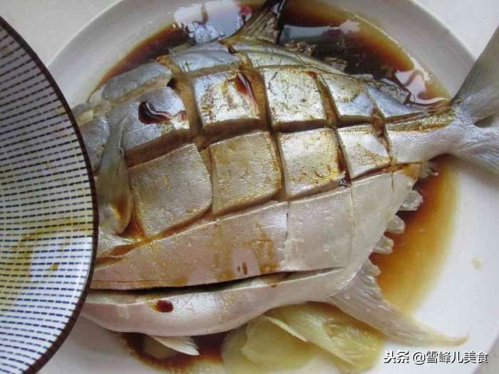 鱼不煎不炸怎么红烧好吃,怎么煎炖熟的鱼不碎不粘皮