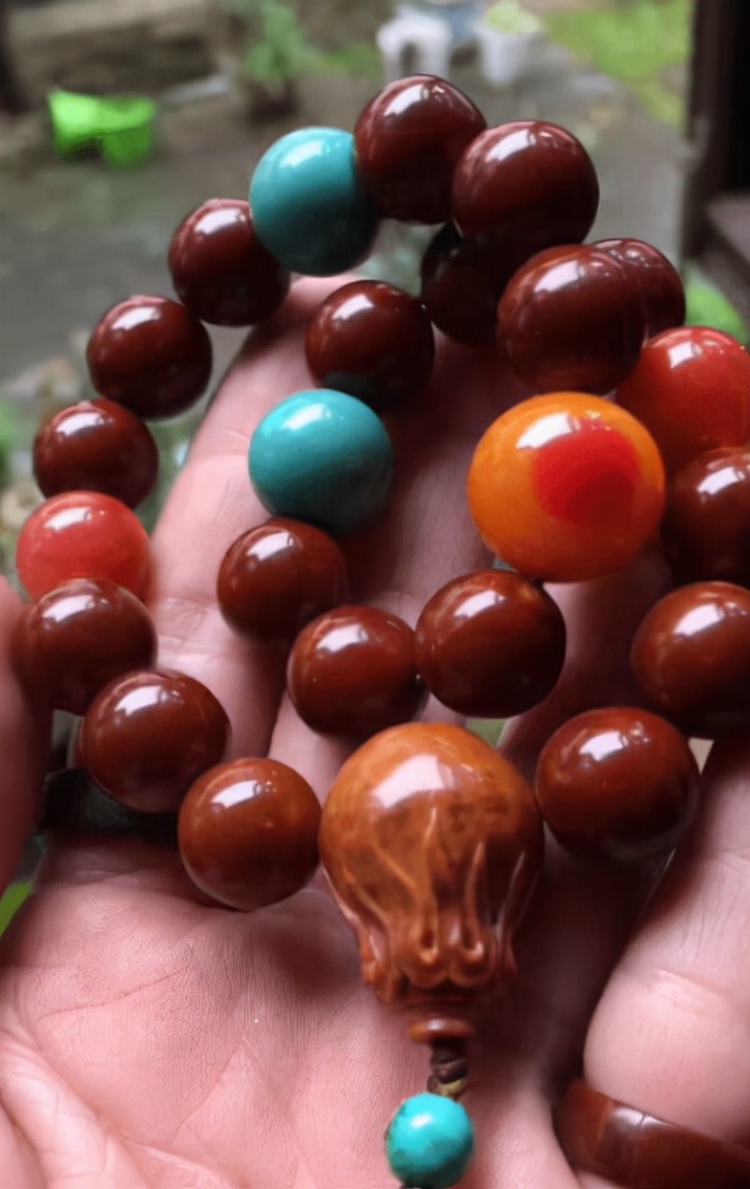 橄榄核手串和桃木手串哪个好,橄榄核手串和菩提手串哪个好