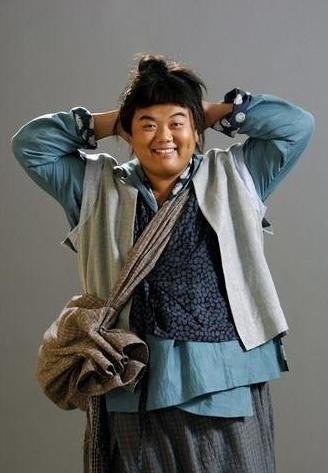 他最穷时全身上下只剩9块钱,坦承前辈的两个提醒,改变了他的一生