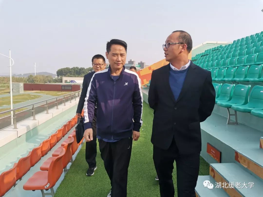 缓老大学走进*战野**国防园