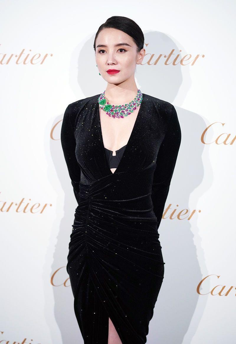 宋佳别致身材婀娜多姿,宋佳气质穿搭惊艳全场