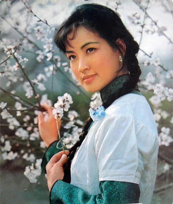 刘晓庆一岁到70岁的荧幕变化,从一个女明星到亿万富姐刘晓庆