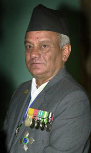 各国元首照片,各国总统霸气穿军装