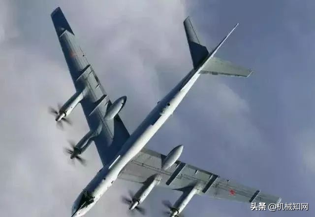 飞机前面有两个螺旋桨是什么原理,纸飞机为什么能飞起来原理演示