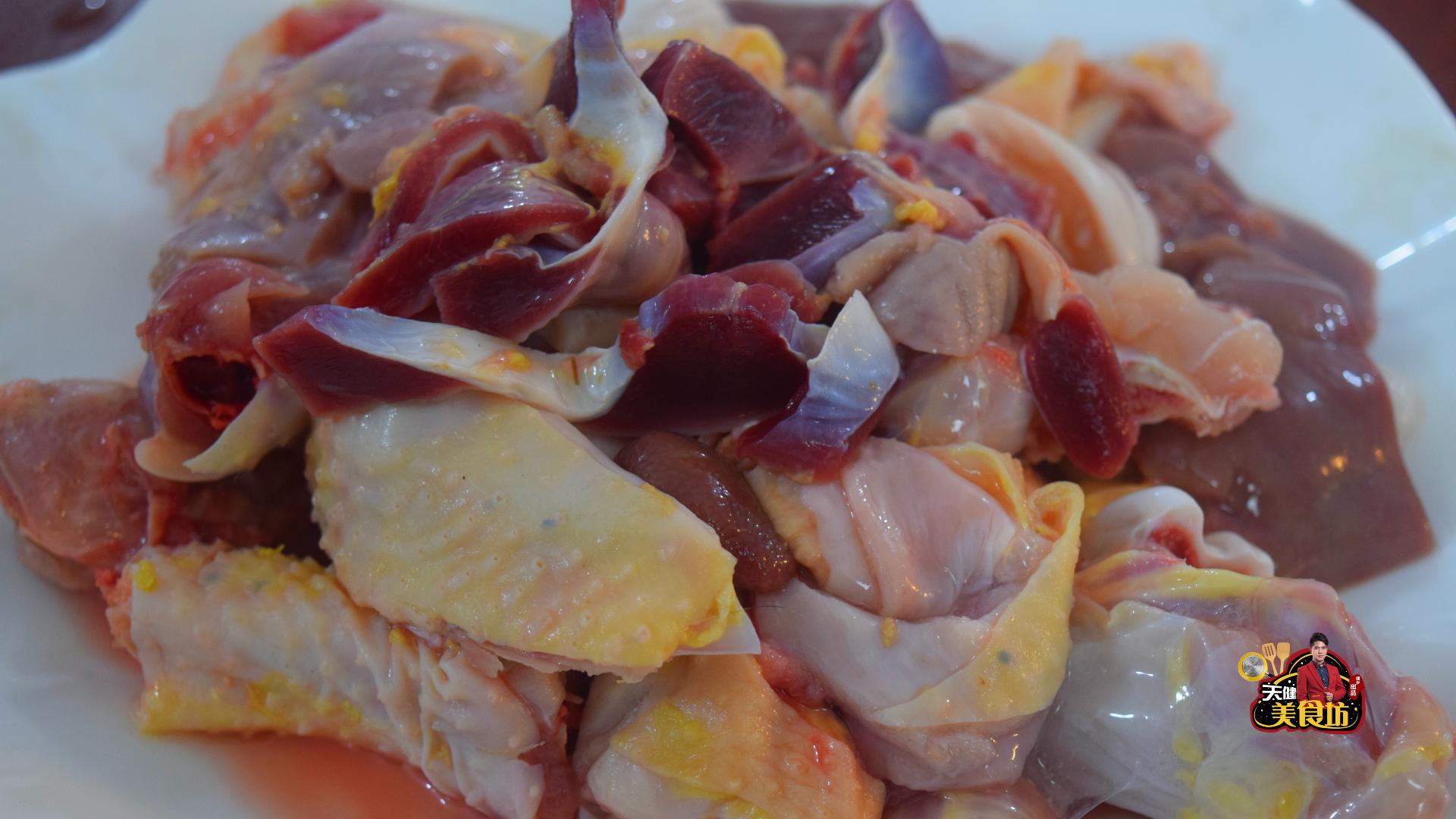 香菇炒鸡肉的做法简单好做又好吃,香菇炒鸡肉的家常做法王刚