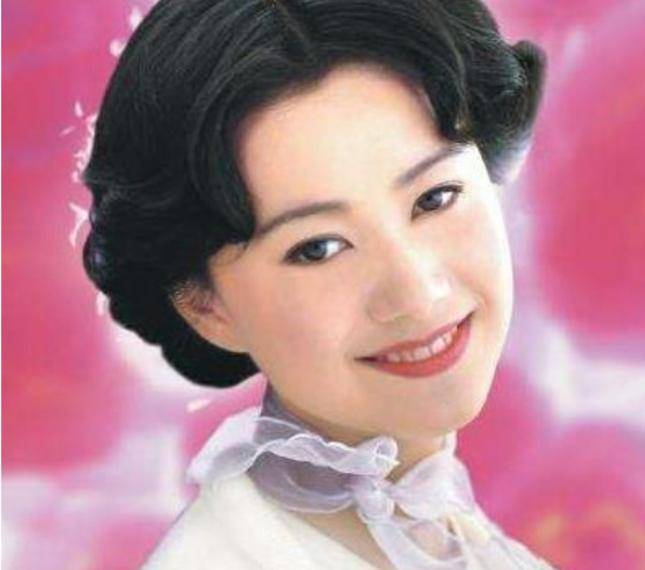 倪虹洁拍内衣广告,倪虹洁因内衣广告自卑