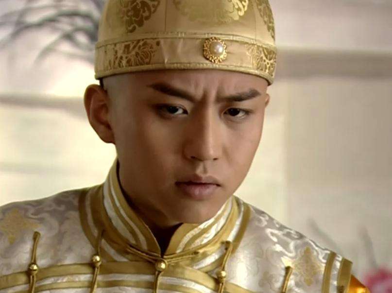 百亿影帝，执迷于用笑温暖世人；霸道总裁，为爱情和家庭甘做忠犬