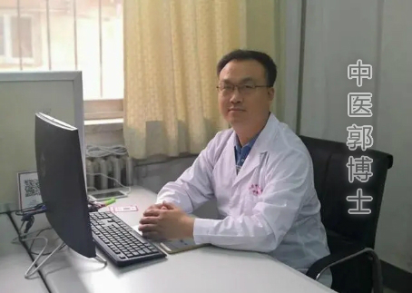 舌质红苔腻微黄中医辨证,舌苔暗红中后部苔厚中医辨证