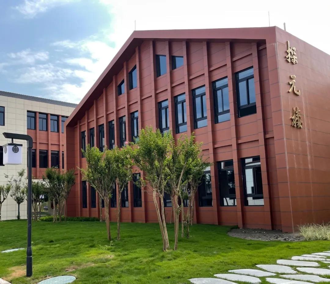 新都区新建的小学,新都中学新校区什么时候投入使用