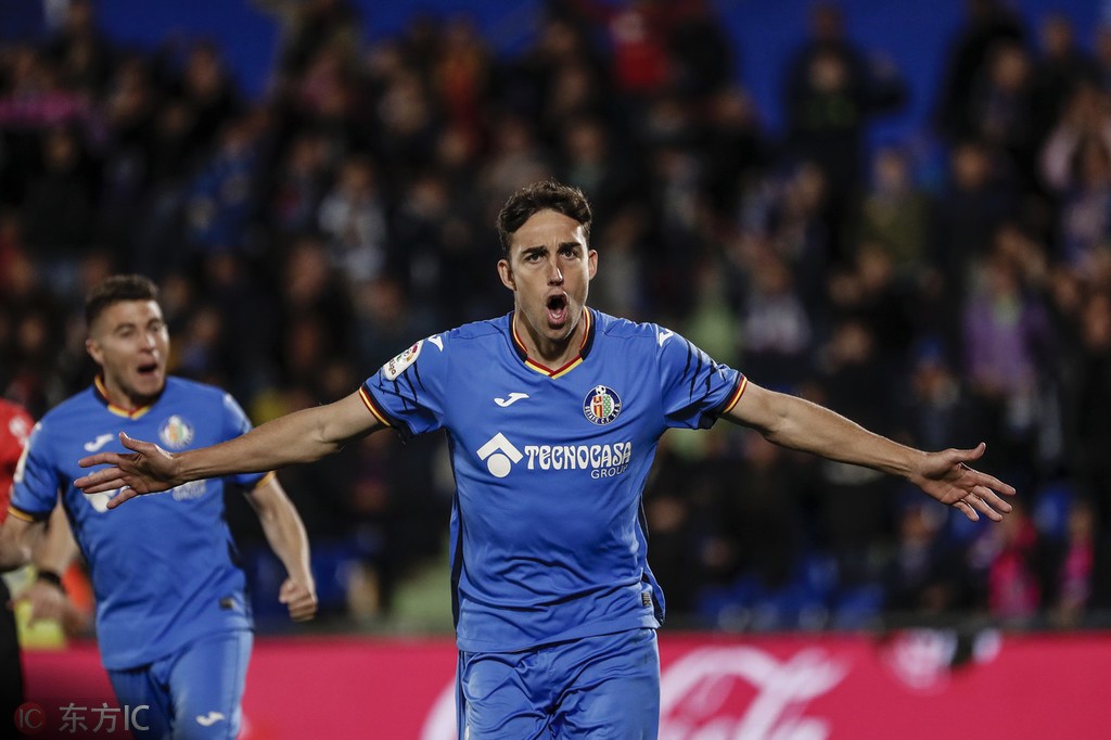 草根神锋10年前全裸*薪讨**，为理想拒中国，30岁首战西甲晋升国脚！