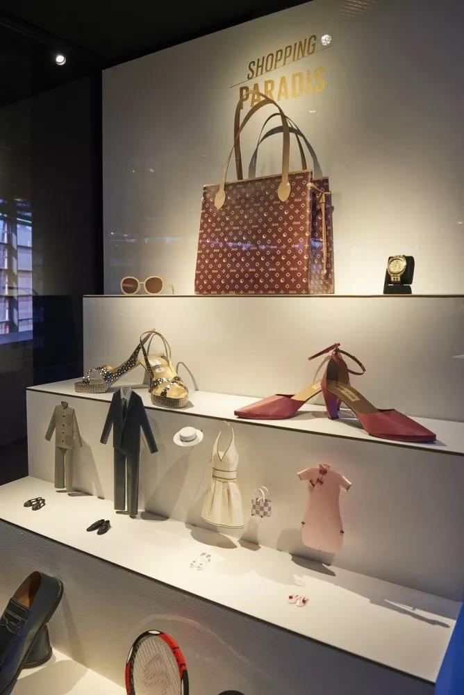 中国人烧给死人的纸扎,被法国博物馆收藏,老外:中国人太浪漫了