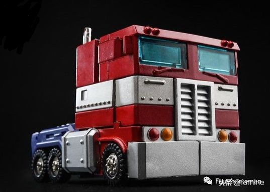 optimusmaximus变形金刚,optimus变形金刚