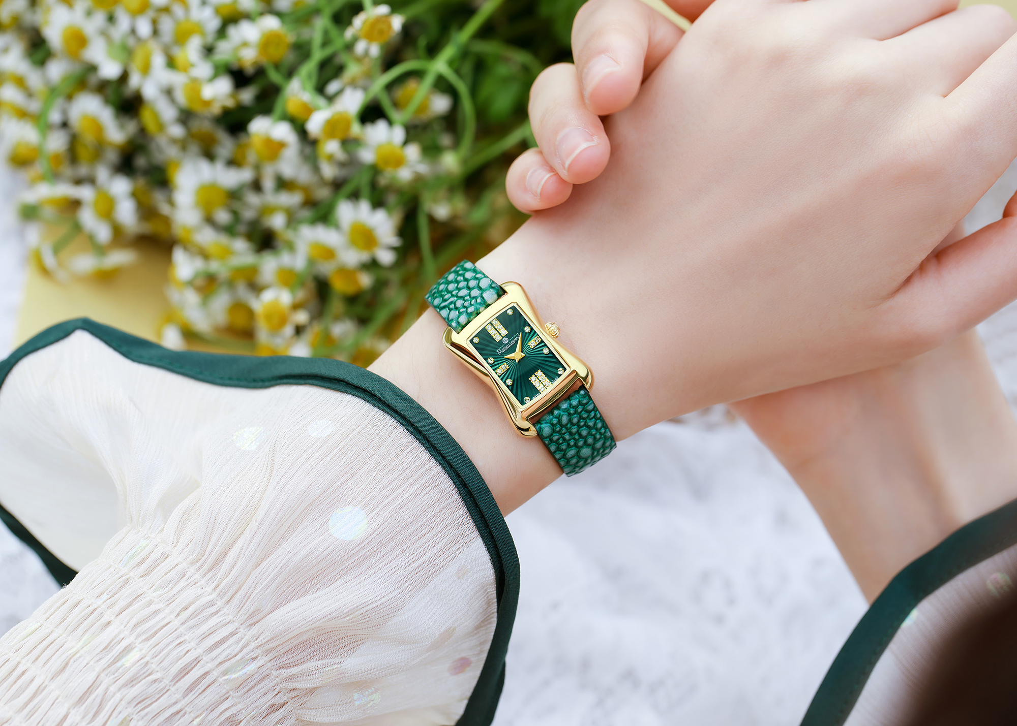小绿表ins风轻奢女表复古小方盘,女士轻奢小绿表