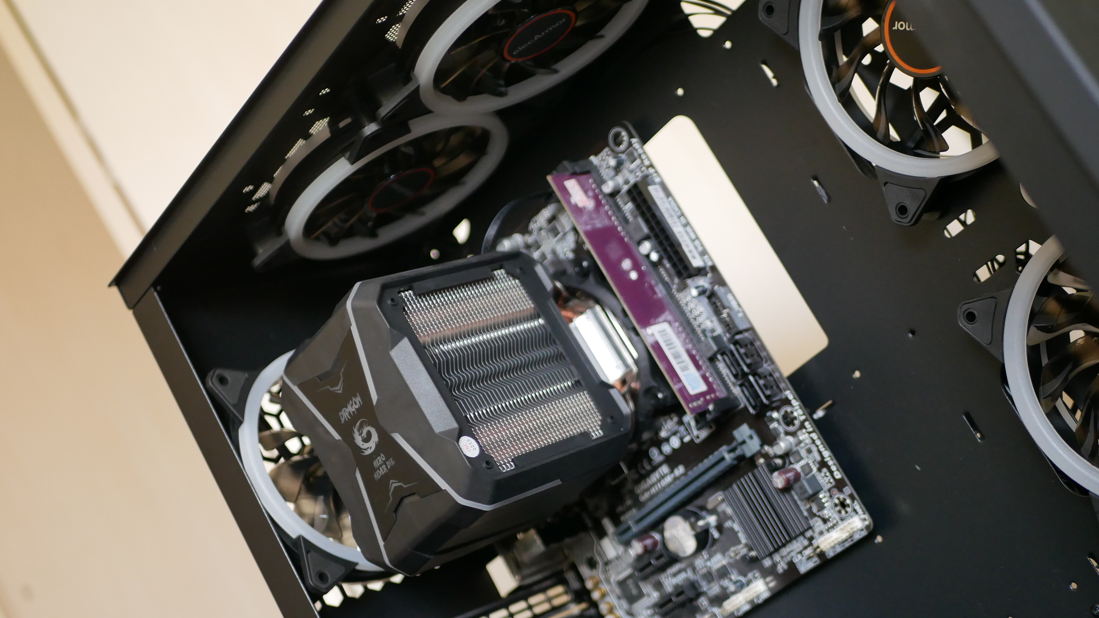 rgb机箱灯光效果,rgb机箱电源线