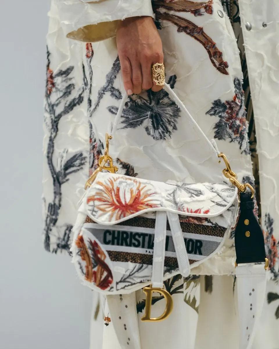 韩系小众腋下包,腋下包轻奢小众lisa