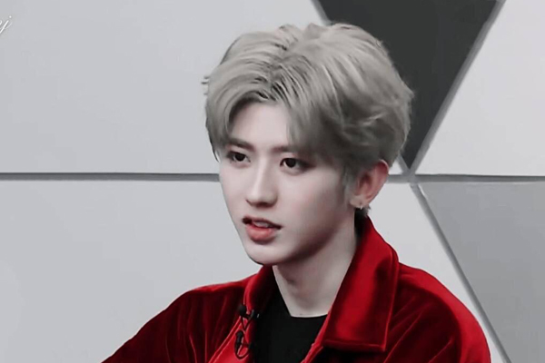 蔡徐坤成长照1岁到20岁,蔡徐坤出道前旧照曝光