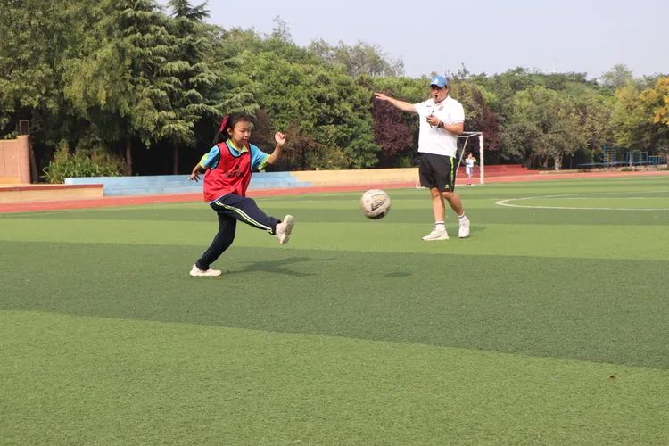 百花小学2023运动会,百花小学足球比赛视频
