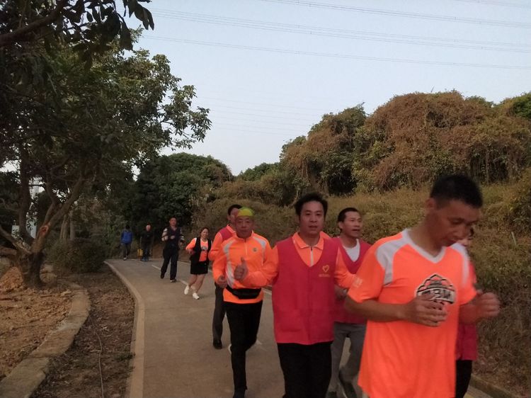 魅力深马，微马同行！六约微马助力深圳国际马拉松