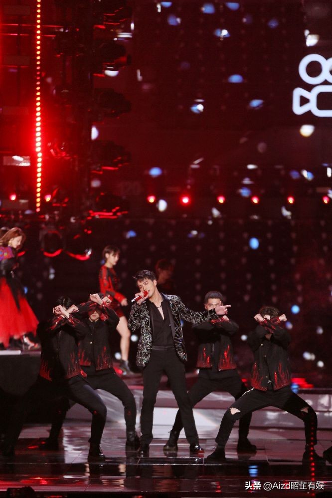 快手晚会：迪丽热巴郑爽甜美公主风、许魏洲黄子韬帅气酷炫